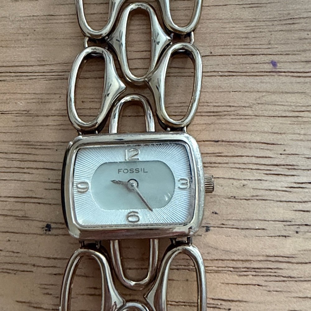 Vintage Fossil Women's Gold-Tone Open Link Bracelet Watch - Picture 3 of 3